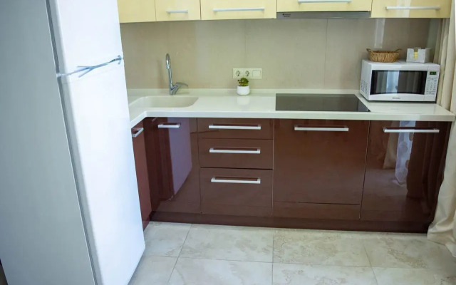 Na Tavricheskoy 7k3 Apartments