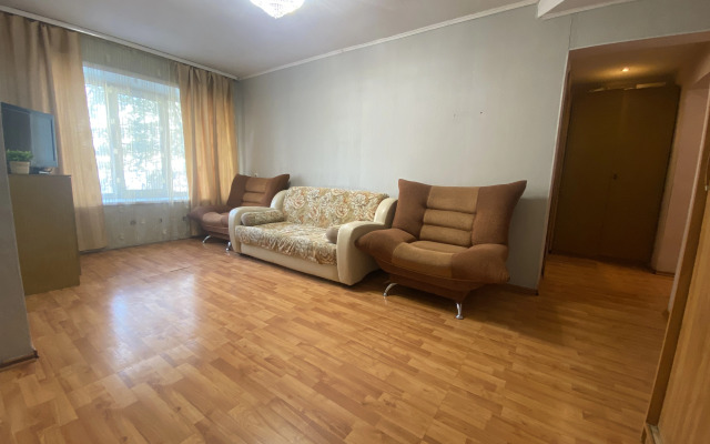 Квартира 3-комнатная на Ангарской 33