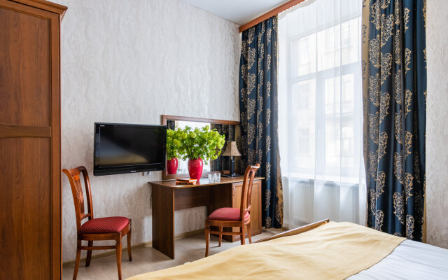 Nomera Na Ploschadi Vosstaniya Guest house