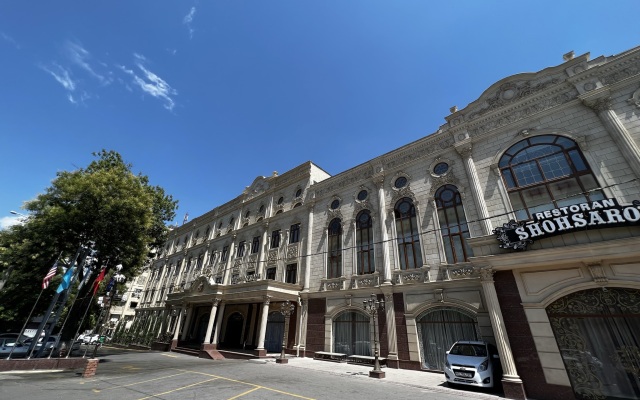 King Plaza Hotel