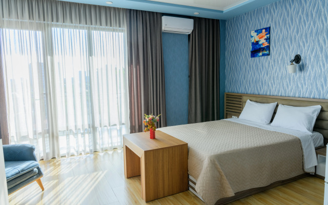 Sunny Hotel