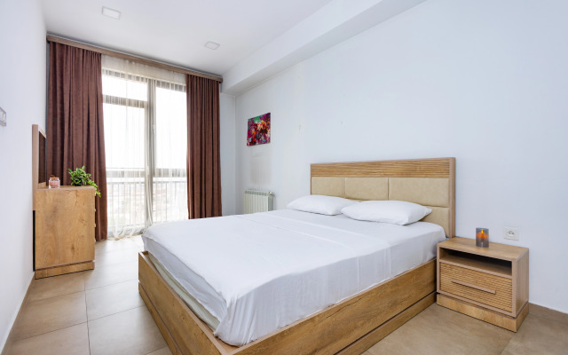 S Sovremennym Dizaynom Na Ulitse Kokhbatsi, Ko1617 Flat