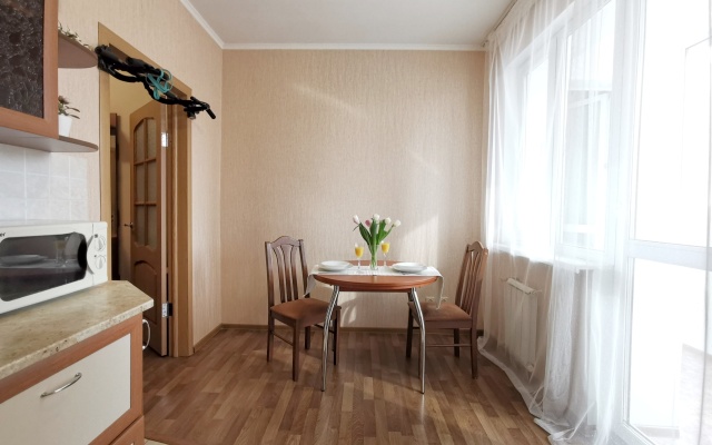 Uyutnye i Prostornye v Sovremennom Raione Apartaments