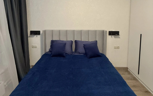Reut Flat