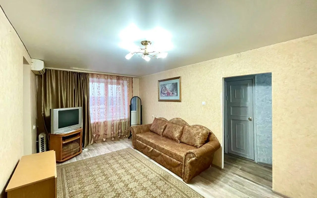 Na Moskovskoy 76/5 Flat