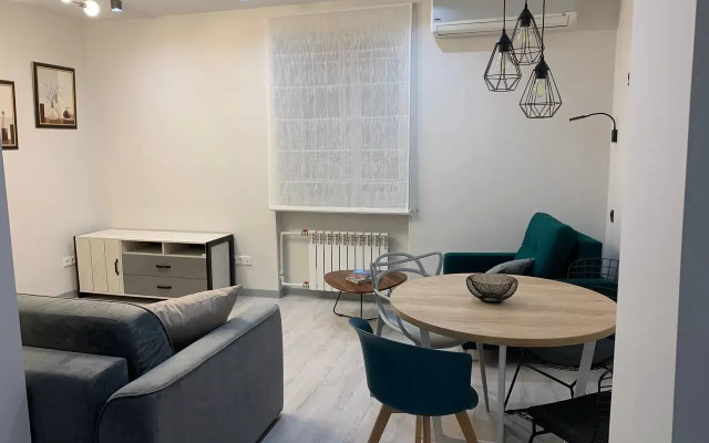 Квартира 2-комнатная уютная в центре в дизайнерском исполнении