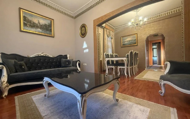 3BR Apt 4AC Balcony 5 Min to Metro Apartments