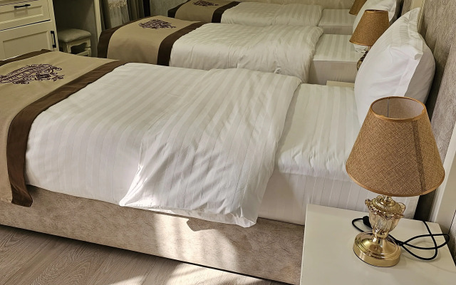Hayat Plaza Hotel & Spa