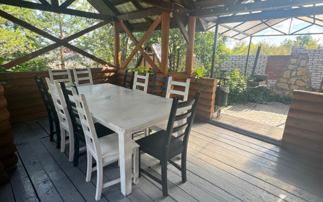 Dvukhetazhny s Saunoy Privat House