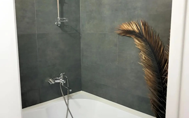 Ryadom s Morem i Vokzalom Flat
