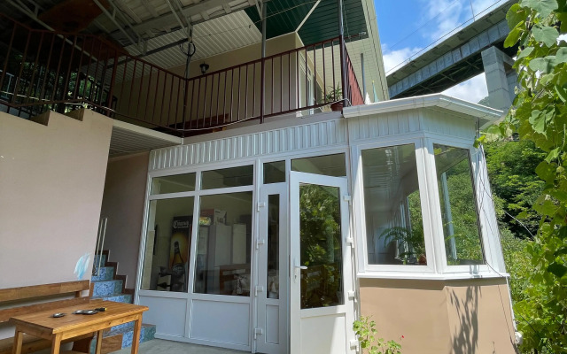Na Bestuzheva Marlinskogo Guest House