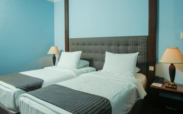 Intourist Palace Hotel