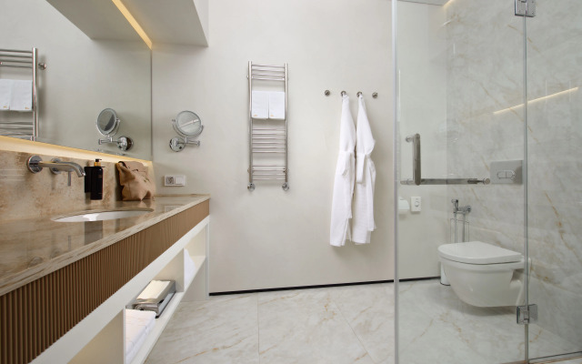 Amk Montis Hotel