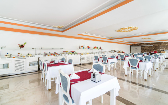La Perla Kemer All Inclusive Hotel