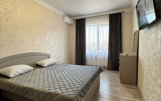 Dvukhkomnatnaya v Tsentre u Parka Flat