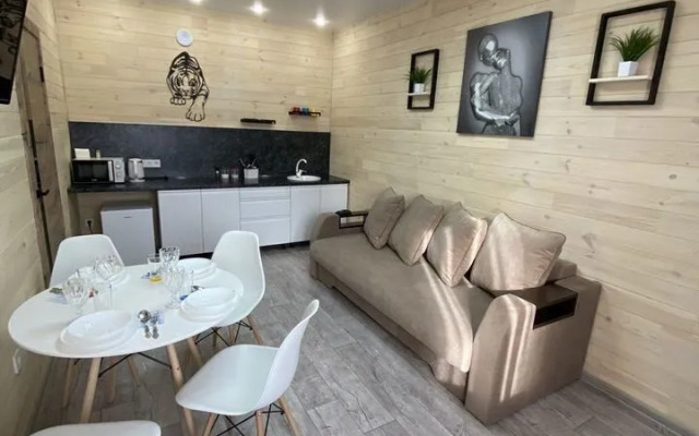 Shestimestny U Samogo Serdtsa Baykala Private House