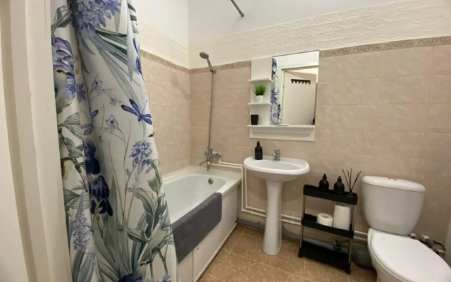 Na Omskoy Ulitse Flat