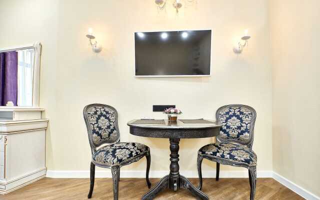 Critic Otdykhaet na Liteynom Deluxe Apartment