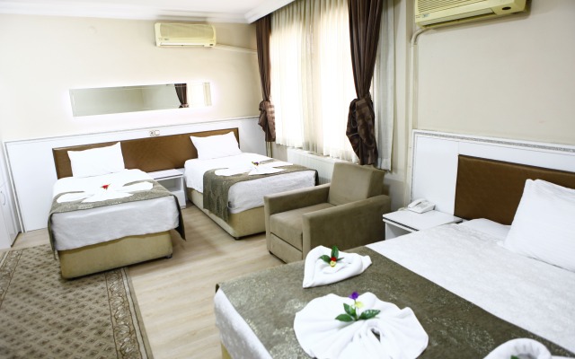 Отель The Lines