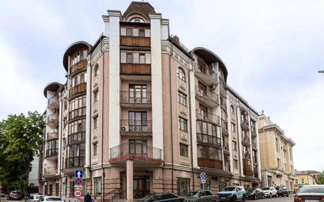 LS Kremlevskaya Flat