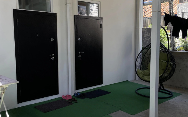 Semeyny Trekhmestny S Vannoy Komnatoy Apartment