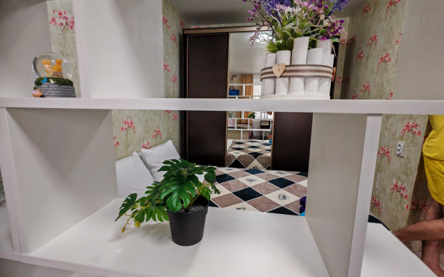 Uyutnaya Svetlaya Kvartira V Serdtse Mostovskogo Flat