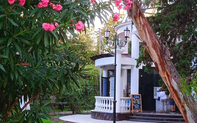 Uyutnaya Ryadom S Morem Flat