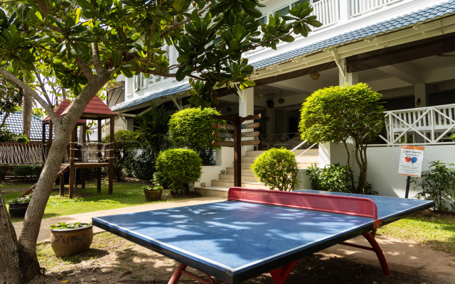 Отель Bandara On Sea