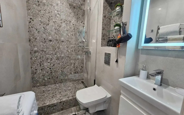 Na Ul  Staroshosseynaya 5k5 Apartments