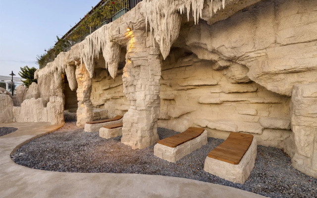Royal Teos Thermal Resort Clinic & Spa Resort (Halal Hotel)