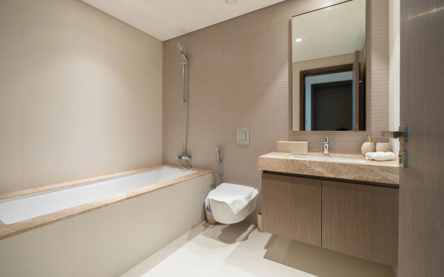 Keyrock Palm-View Luxury Stay in Grand Bleu Apartments