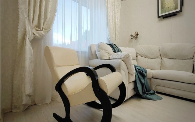 Dizaynerskaya Renta27 U Aeroporta Flat