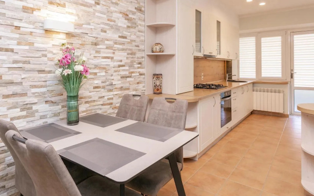Na Lenina 7 Apartments