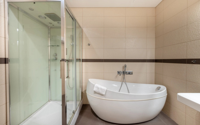 Rockmond 48 Junior Suite 12