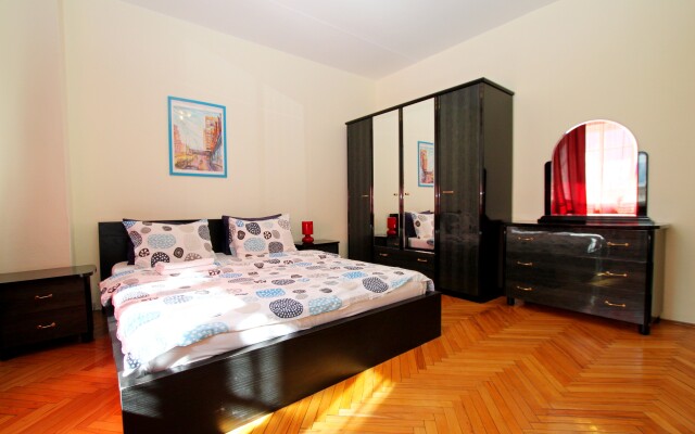 Day&Night Apartments Sadovo-Triumfalnaya