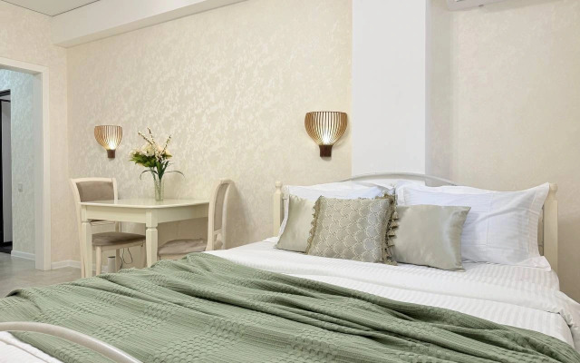 Апартаменты Студия возле Моря для Двоих на цокольном этаже