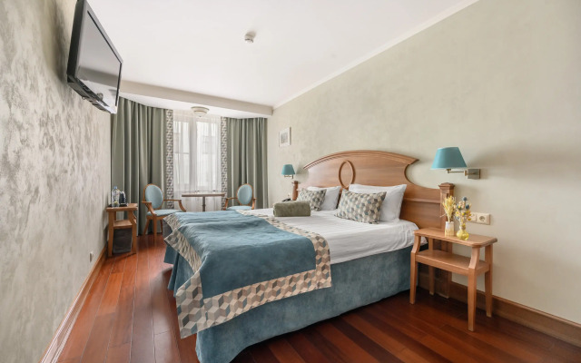 3 Mostа Hotel