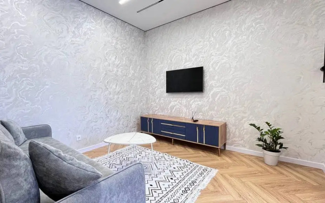 Yevrodvushka ryadom s Mega Parkom Flat