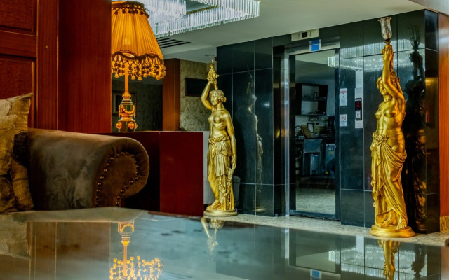 Peak Star Hotel