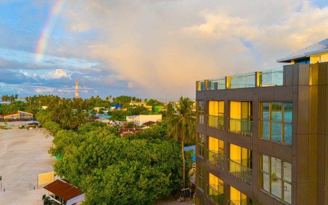 Beach Hotel Guraidhoo