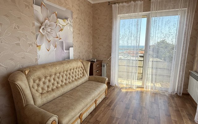 Квартира Видовая двухкомнатная Люкс с балконами на Набережной Ялты