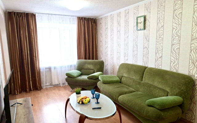 Апартаменты трехкомнатные в центре МирныйДом