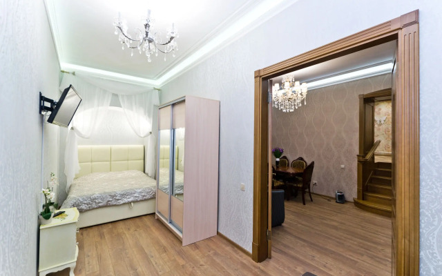 Апартаменты SpbStay на Невском проспекте 82