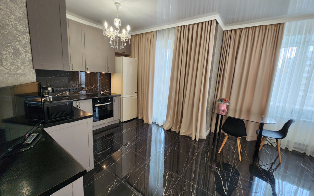Krasivaya kvartira v tsentre Omska Flat