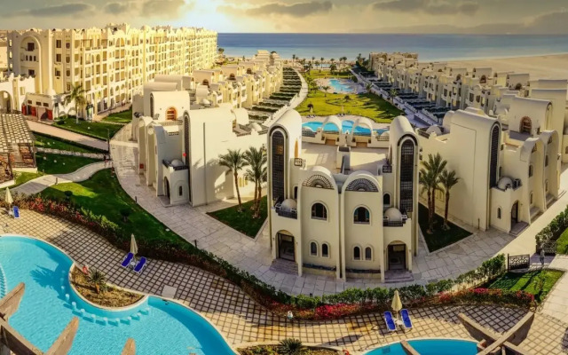 Gravity Hotel & Aqua Park Sahl Hasheesh