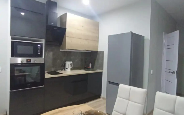 Yevro 2 Komnatnaya Na Tankovoy Flat