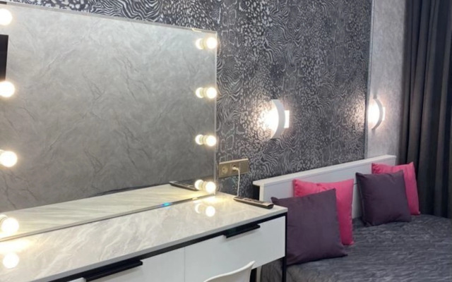 Na Prospekte 50 Let Oktyabrya 20 Flat