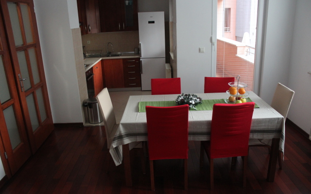 Uncle Apartments