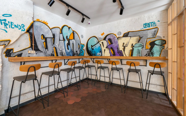 Druzya Graffiti Hostel