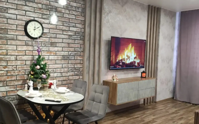 V Vysotke U Vokzala Flat
